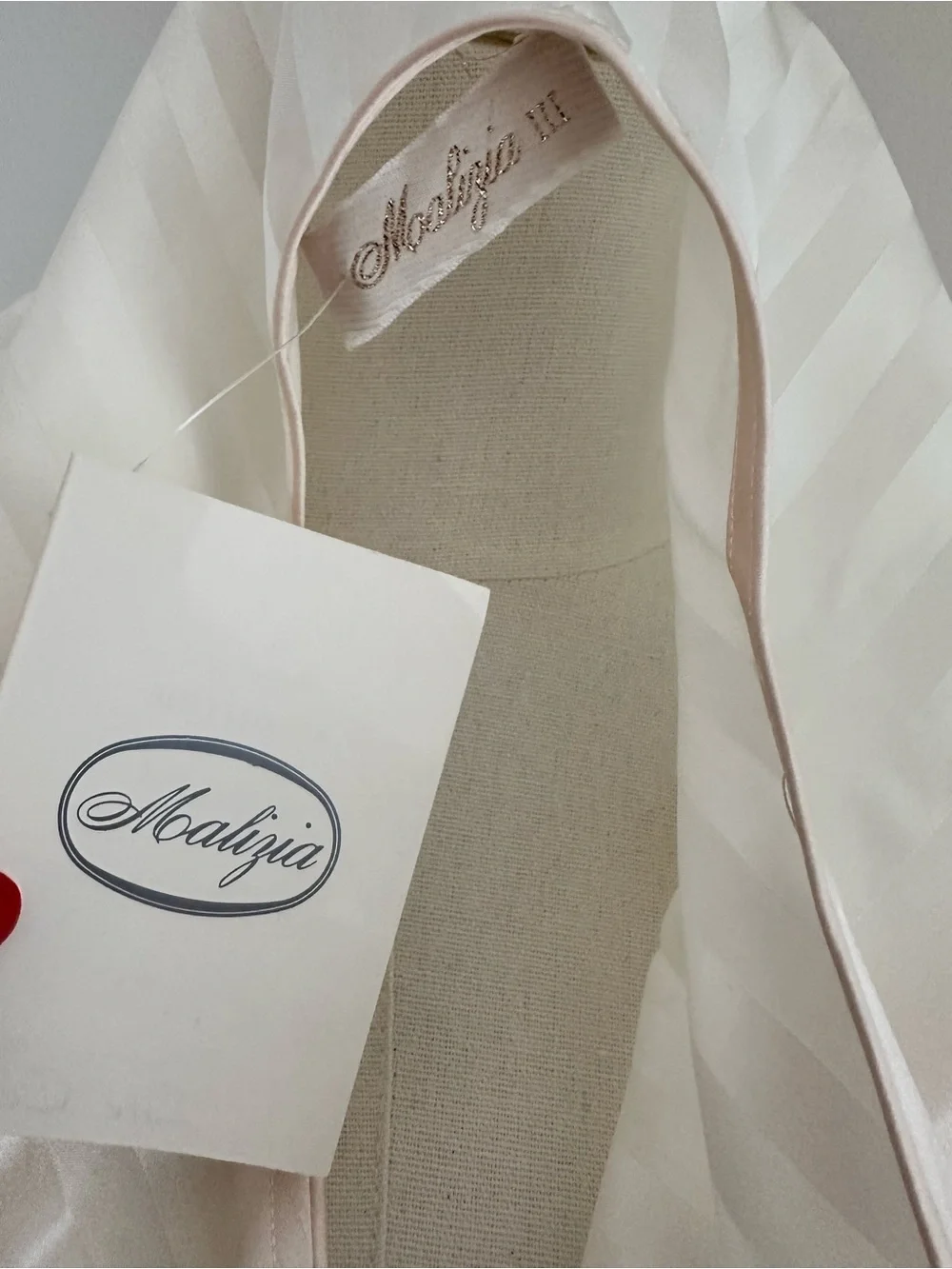 Malizia , La Perla group set Women's Ivory Silk Robe with nightgown